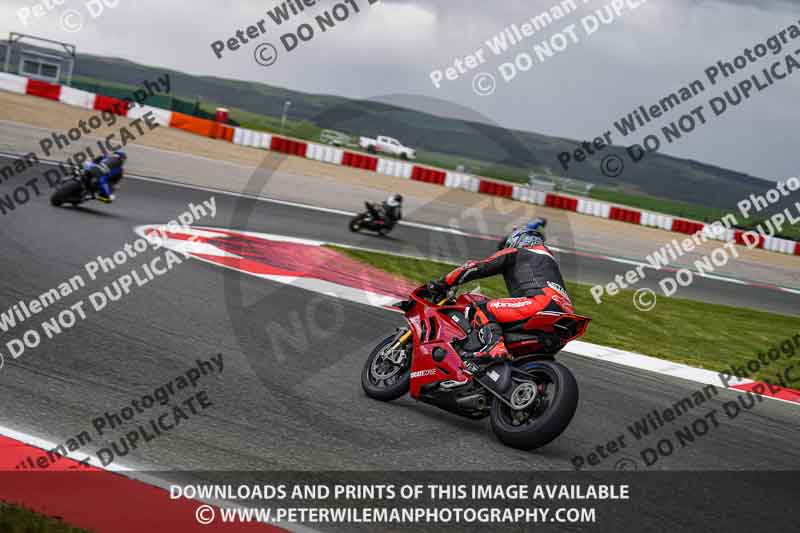cadwell no limits trackday;cadwell park;cadwell park photographs;cadwell trackday photographs;enduro digital images;event digital images;eventdigitalimages;navarra;no limits trackdays;peter wileman photography;racing digital images;trackday digital images;trackday photos